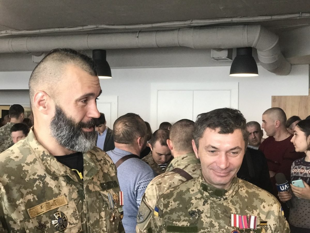 Дебальцеве — в житті та книзі