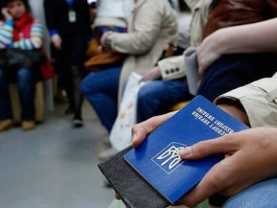 Майже мільйон осіб з тимчасово окупованих територій мають біопаспорти України  