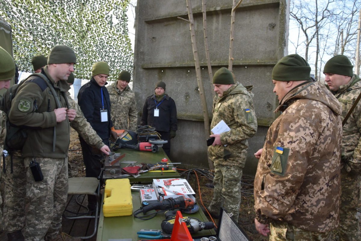 Бойовий досвід проти зимового бездоріжжя – охоронці неба провели екстремальні навчання