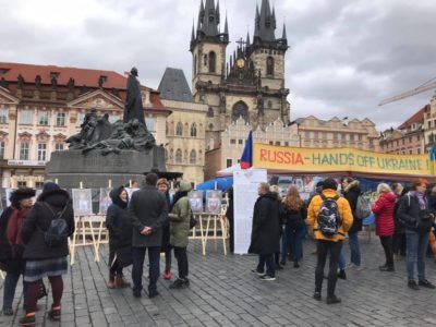 Вперше проведена празька виставка на честь 12 матерів загиблих військовослужбовців України  