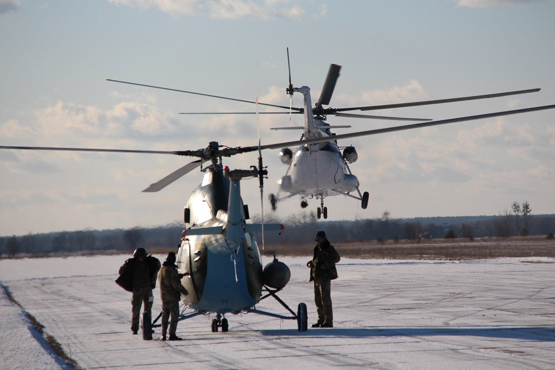Особливості польотів вертольотів у сніжну зиму