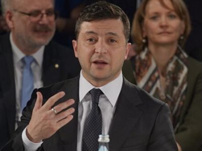 Ми хочемо провести місцеві вибори в жовтні 2020 року, включно з ОРДЛО, але тільки за законами України, – Зеленський