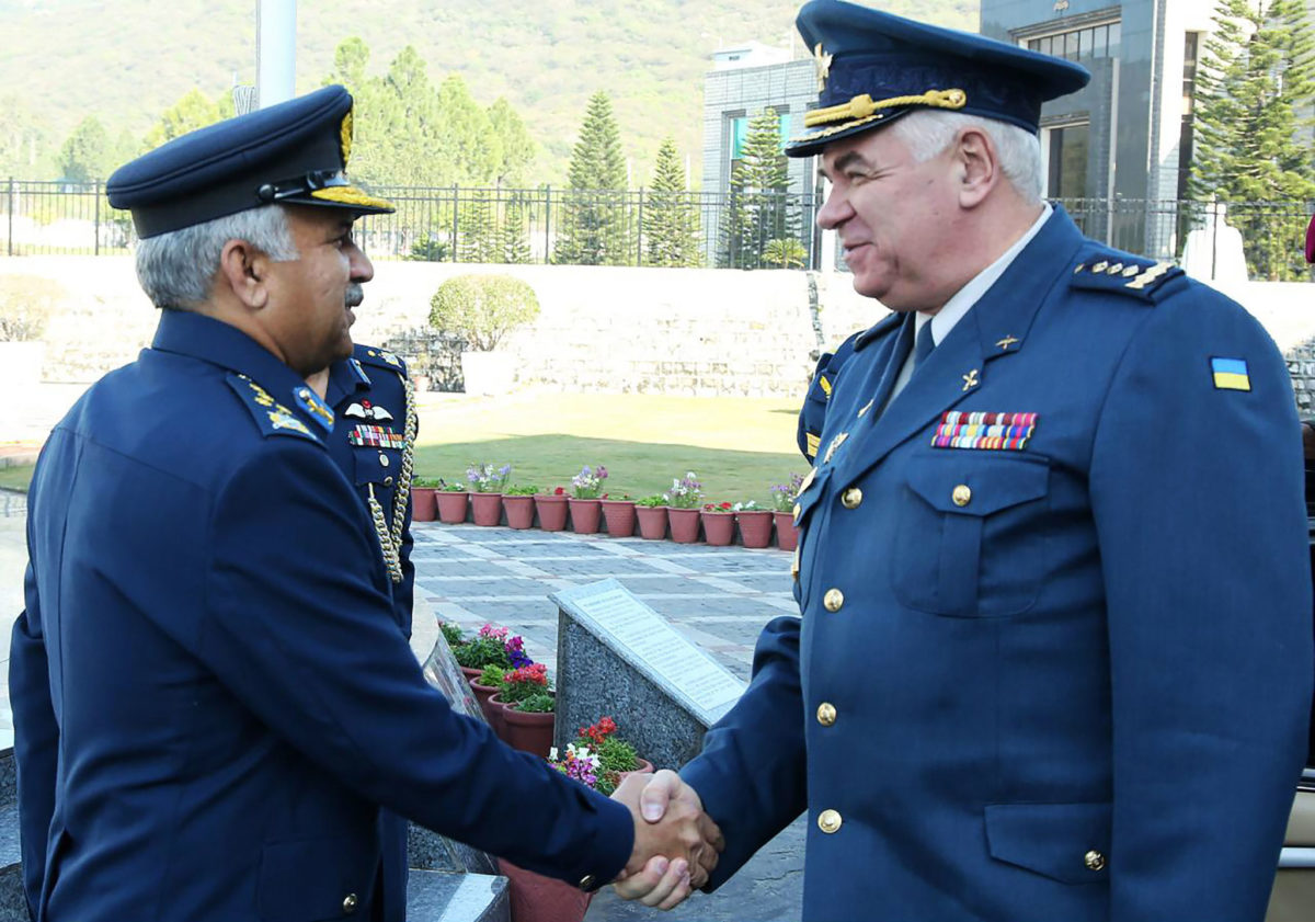 Командувач Повітряних Сил ЗС України відвідав штаб повітряних сил Пакистану
