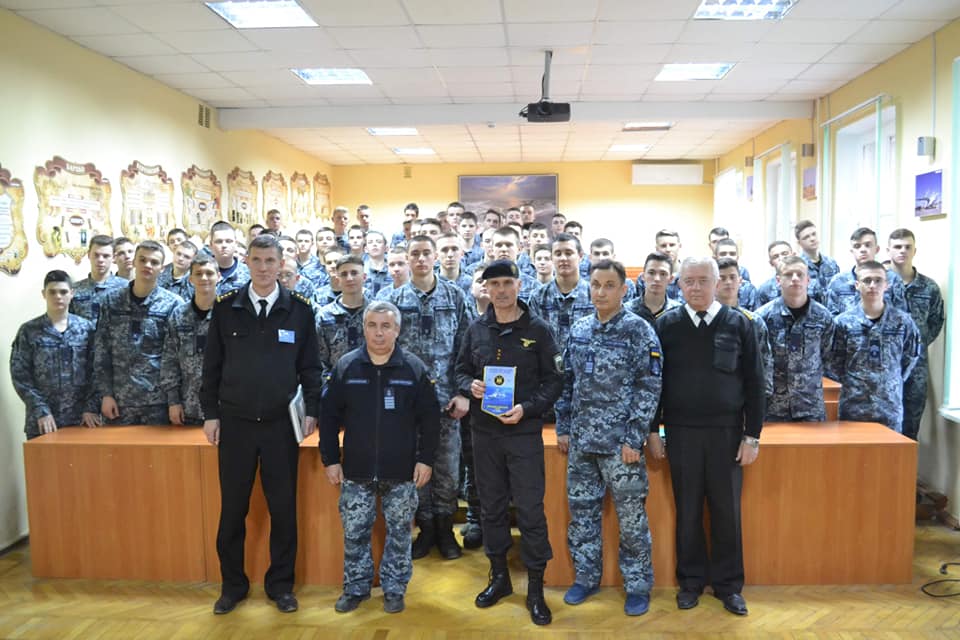 Командир-доброволець в гостях у флотських ліцеїстів