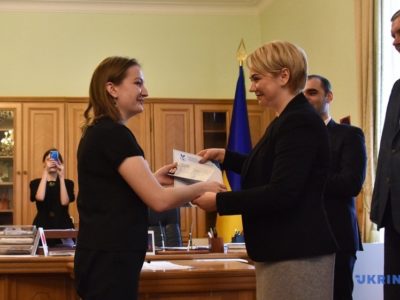 Добровольцям вперше вручили посвідчення учасників бойових дій  