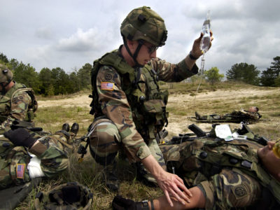 Пентагон закликає військових медиків у відставці повернутися на службу для протистояння COVID-19  