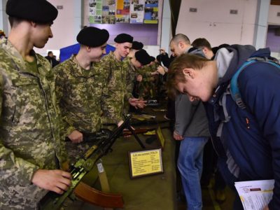 У Харкові зійшлися три тисячі потенційних офіцерів  