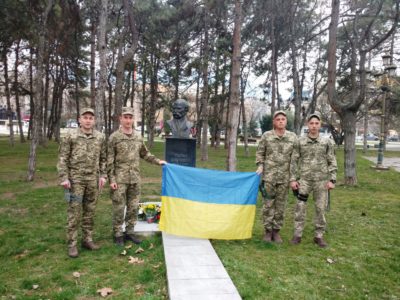 Військовослужбовці українського національного контингенту в Косові вшанували Великого Кобзаря  