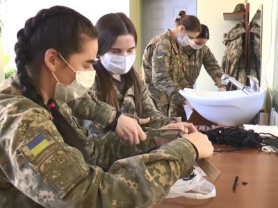 У Національній академії сухопутних військ налагодили виробництво медичних масок  