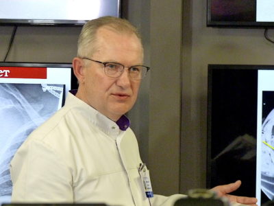 Поранені бійці, які перебувають в лікарні Мечникова, повністю ізольовані в одному відділенні та ні з ким не контактують − головний лікар  