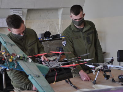 Militari НUB: курсанти ВІТІ самостійно виготовляють компоненти для безпілотників і роботів на 3D-принтерах  