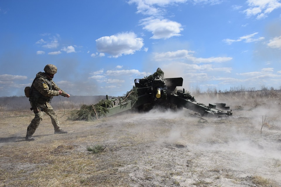 Стріляти по-новому: артилеристи відпрацьовують методи ведення вогню за стандартами НАТО