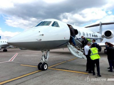 Українські спеціалісти прибули до США для виконання робіт з підготовки ракети-носія «Антарес» до пуску  