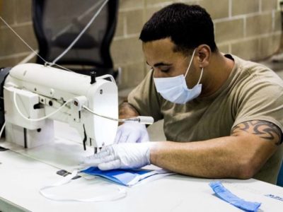 В армії США почали шити медичні маски  