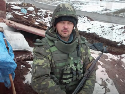 «У душі я − хлопчак, котрий завжди мріяв побачити світ, однак зробив це лише після того, як війна змінила його самого…»  