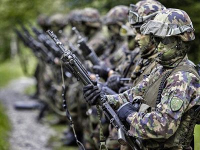 Країна, де воювати вміє кожен