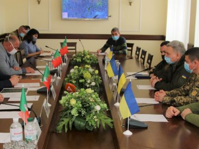 Міністр оборони Андрій Таран ознайомився з умовами служби криворізьких танкістів  