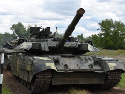 Майбутні офіцери-танкісти освоюють танк Т-84У  