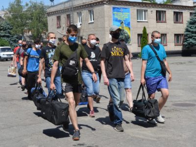 Перших 200 призовників з Дніпропетровщини відправили до війська  