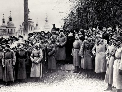 18 червня 1917 року з’їзд вояків-українців спонукав Центральну раду до проголошення першого Універсалу  