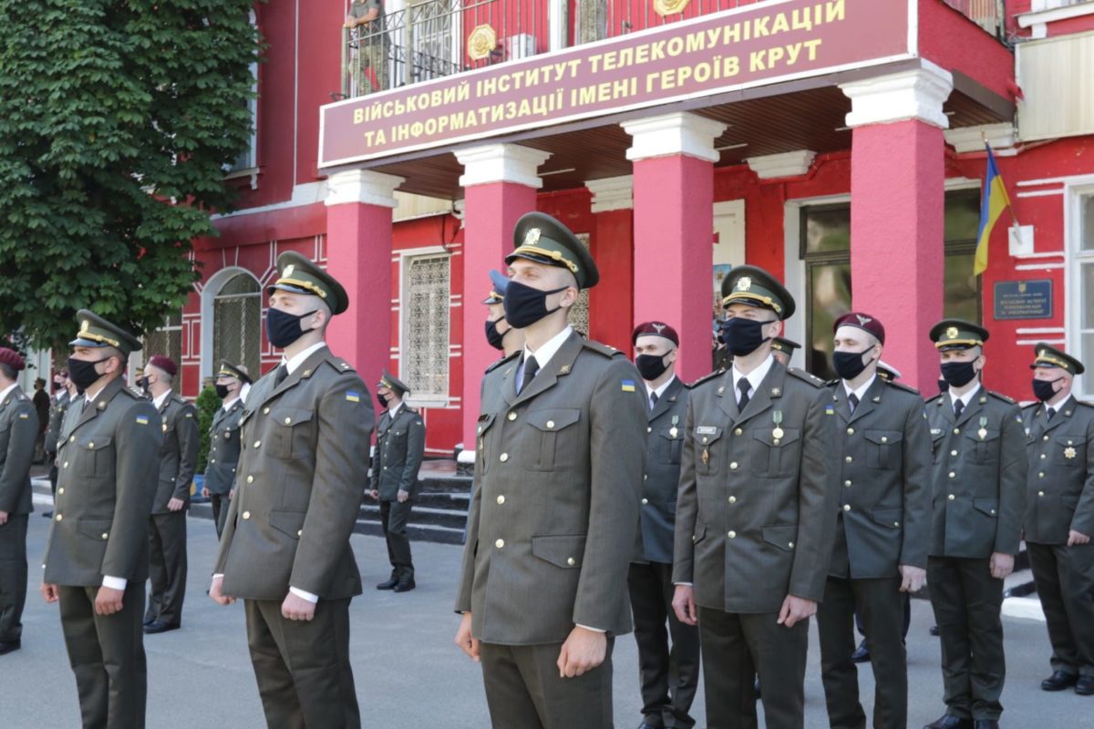 203 офіцери-зв’язківці поповнили армійські лави