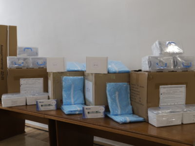 5000 захисних масок, 500 одноразових захисних костюмів, 100 пульсоксиметрів  отримали військові медики за програмою «Польська допомога»