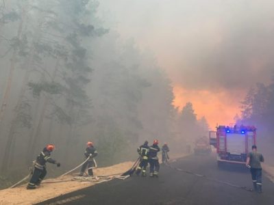 Майже 400 військовослужбовців ЗС України беруть участь в гасінні лісових пожеж на Луганщині