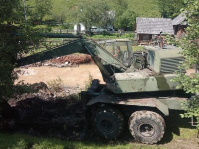 Військовослужбовці продовжують ліквідовувати наслідки червневої повені в західних областях України  
