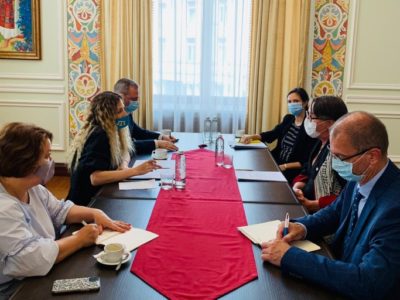 У МЗС обговорили роботу Червоного Хреста на Донбасі та в Криму  