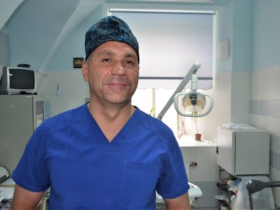 Військовий стоматолог, який встановлює  рекорди з… плавання  