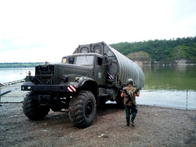 …Та хоч танки через річку чи озеро!  