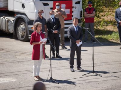 Швейцарія надала 17 вантажівок гуманітарної допомоги для Донбасу – Володимир Зеленський  