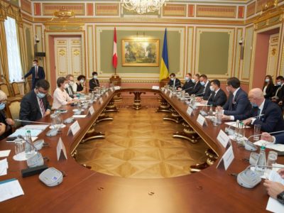 Президент закликав Швейцарію долучитися до розвитку туристичної галузі України  