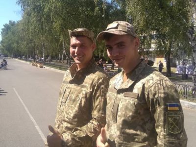 «Підніс свою руку до очей, дивлюся – там дірка»  