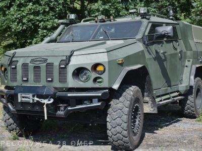 Парк бригади імені Лицарів Зимового Походу поповнився новенькими бронеавтомобілями «Новатор»  