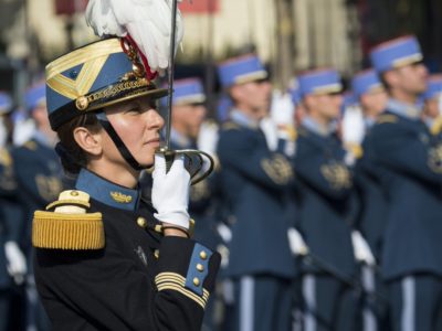 «Красивою бути не можна», або Кілька слів про те, що заборонено жінкам в арміях НАТО  