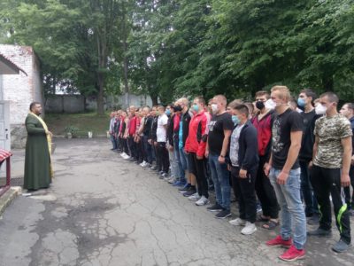 На Хмельниччині армійський однострій одягнули понад 600 призовників  