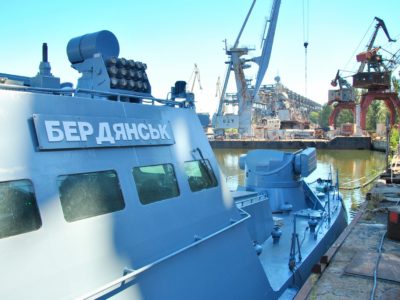 Обстріляний та захоплений РФ два роки тому катер «Бердянськ» спустили на воду