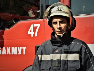 Командувач ООС генерал-лейтенант Кравченко привітав рятівників з професійним святом