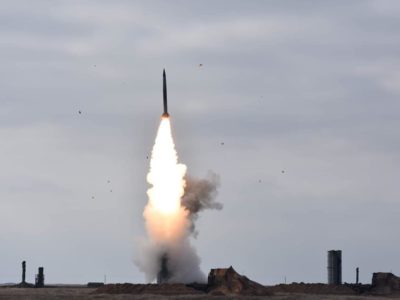 Біля Криму тривають пуски зенітних ракет  
