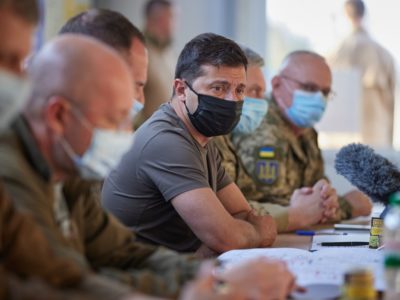 Розведення сил та нові пункти пропуску: Володимир Зеленський провів нараду на Донеччині  