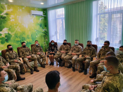 Із родичами загиблих під Чугуєвом та курсантами льотного факультету працюють близько 20 психологів
