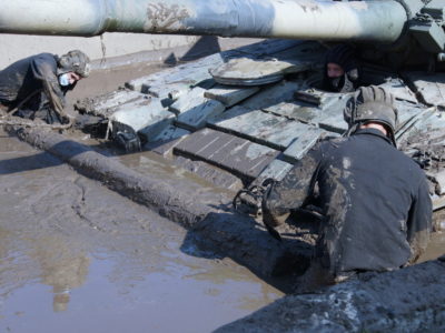 Танки бруду не бояться і танкісти теж  