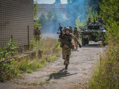 Військовослужбовці Президентського полку та держохорони разом протидіяли збройному нападу на об’єкти  