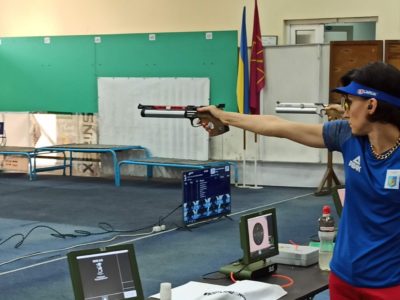 Армійка Юля Коростильова стала чемпіонкою України зі стрільби з пневматичного пістолета  