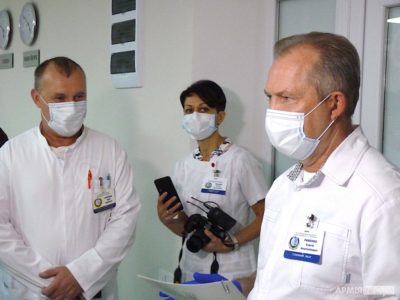 Загрози життю військового, який зазнав поранень на Донбасі, немає  