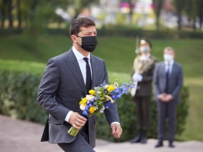 «Ми схиляємо голову перед усіма жертвами Бабиного Яру» – Володимир Зеленський  