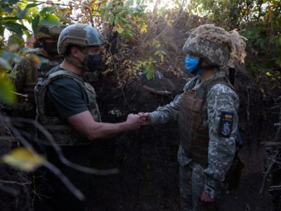 Ви робите велику справу, за яку будуть вдячні всі покоління – Президент під час спілкування з українськими захисниками  