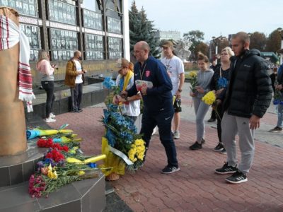 Хмельницький приєднався до Всеукраїнського забігу «Шаную воїнів, біжу за Героїв України»  