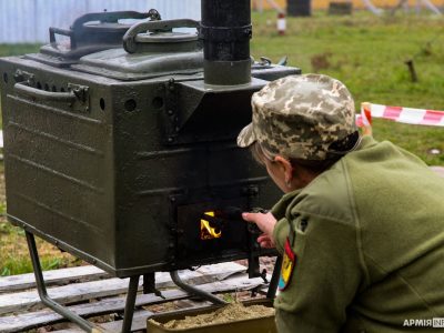 Батл на ножах і автоматах, або Як змагаються військові кухарі  